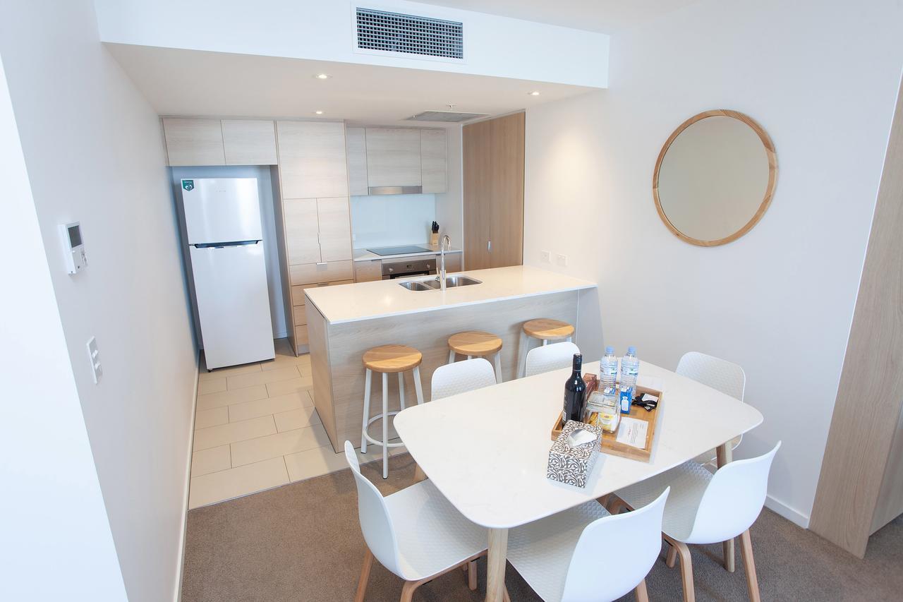 High Floor Ocean View Suites Broadbeach Gold Coast Kültér fotó