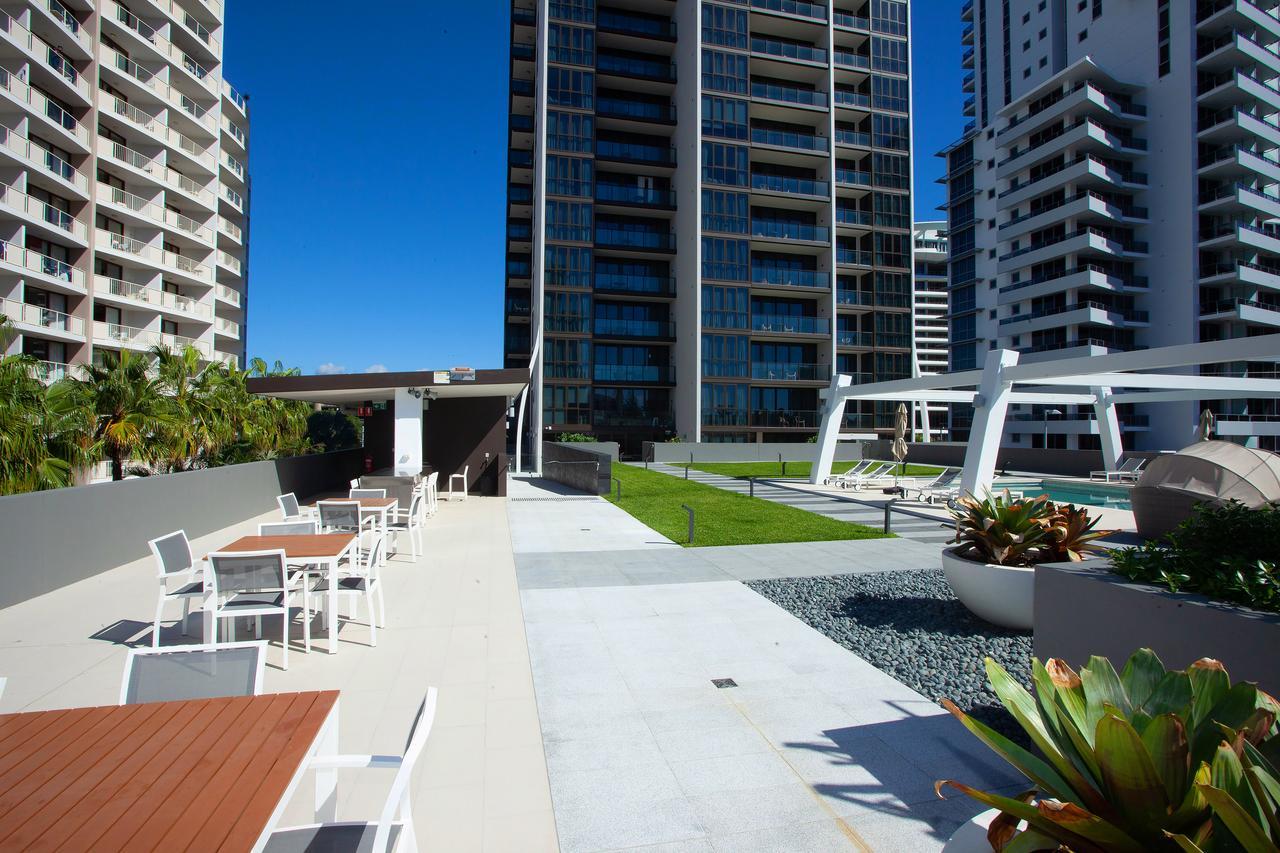 High Floor Ocean View Suites Broadbeach Gold Coast Kültér fotó