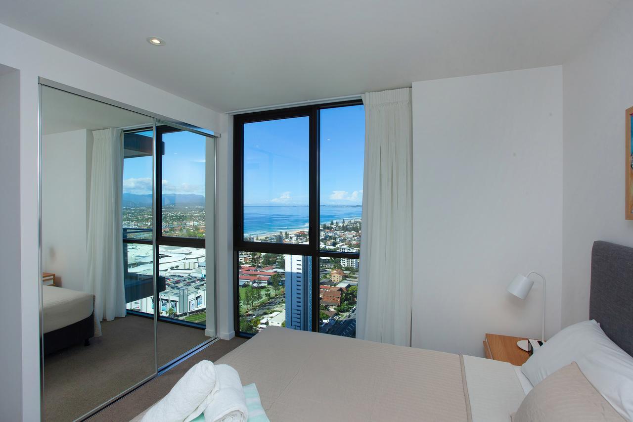 High Floor Ocean View Suites Broadbeach Gold Coast Kültér fotó